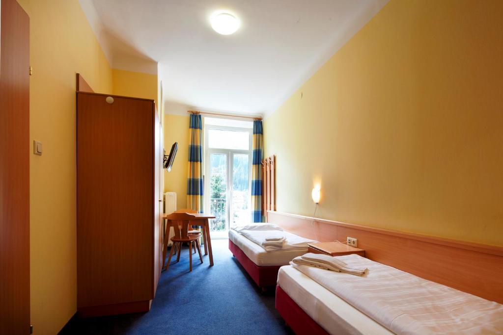 Euro Youth Hotel & Krone Bad Gastein Quarto foto